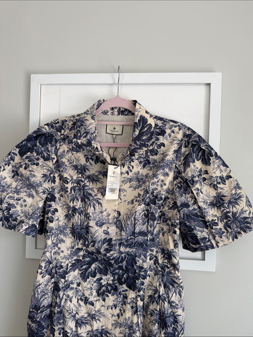 Tuckernuck Navy Floral Toile Puffy Short-Sleeve Mini Dress NWT - Picture 2 of 10